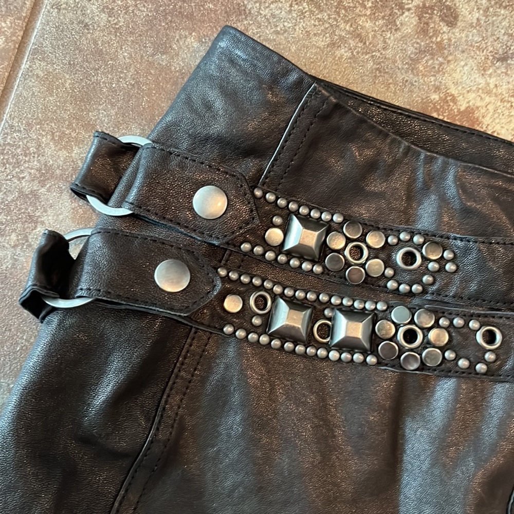 Designer Black cuir leather mini skirt zip front stud belt Nanette Lenore sz 6🔥 - Picture 2 of 13